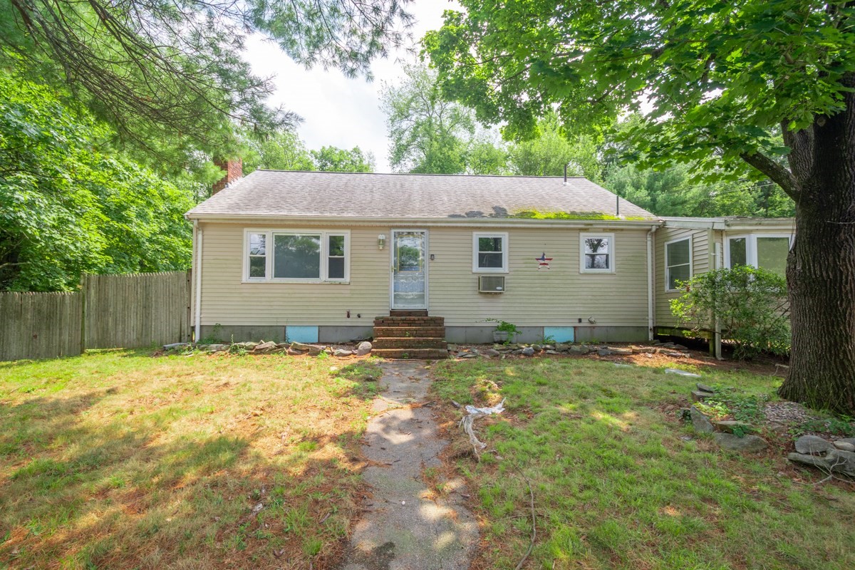 81 Border Road Holbrook, MA 02343 - Photo 2 of 16 Gallery Image 2