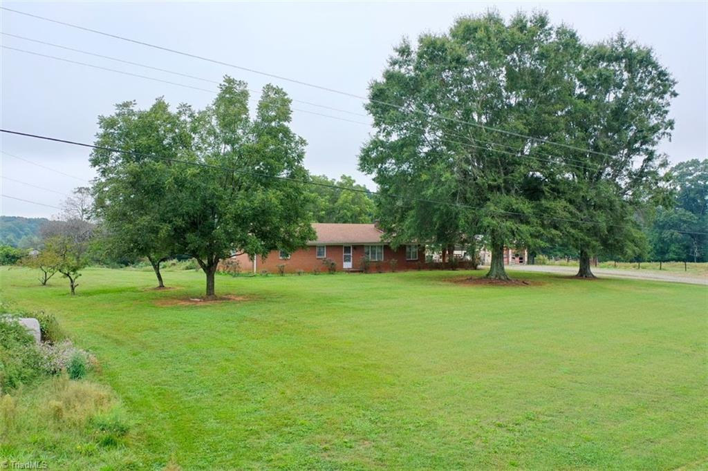 1592 County Line Road Harmony, NC 28634 - Photo 2 of 48 Gallery Image 2