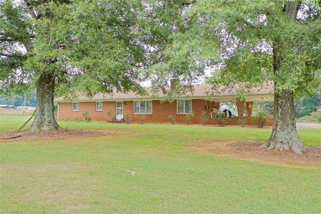1592 County Line Road Harmony, NC 28634 - Photo 12 of 48 Gallery Image 12