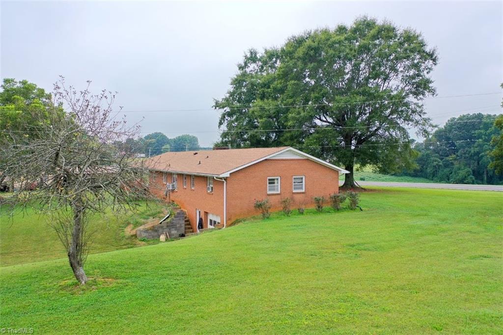 1592 County Line Road Harmony, NC 28634 - Photo 13 of 48 Gallery Image 13