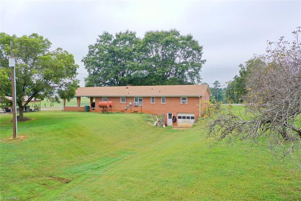 1592 County Line Road Harmony, NC 28634 - Photo 16 of 48 Gallery Image 16