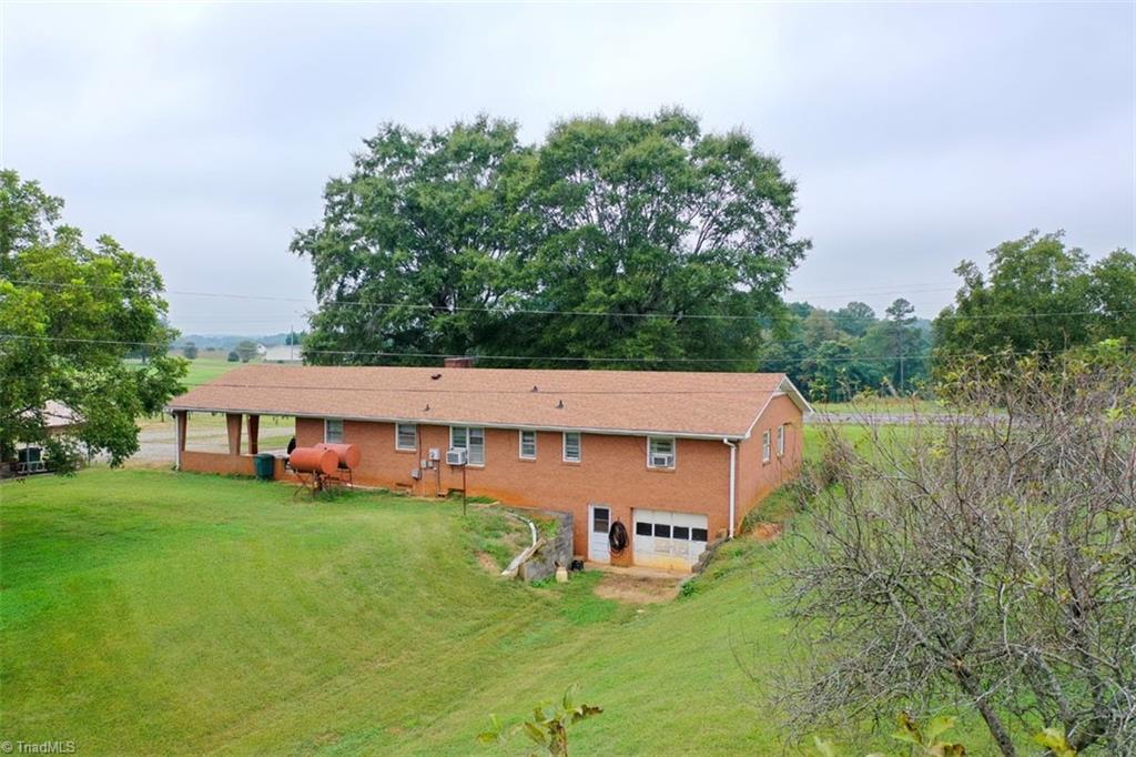 1592 County Line Road Harmony, NC 28634 - Photo 17 of 48 Gallery Image 17
