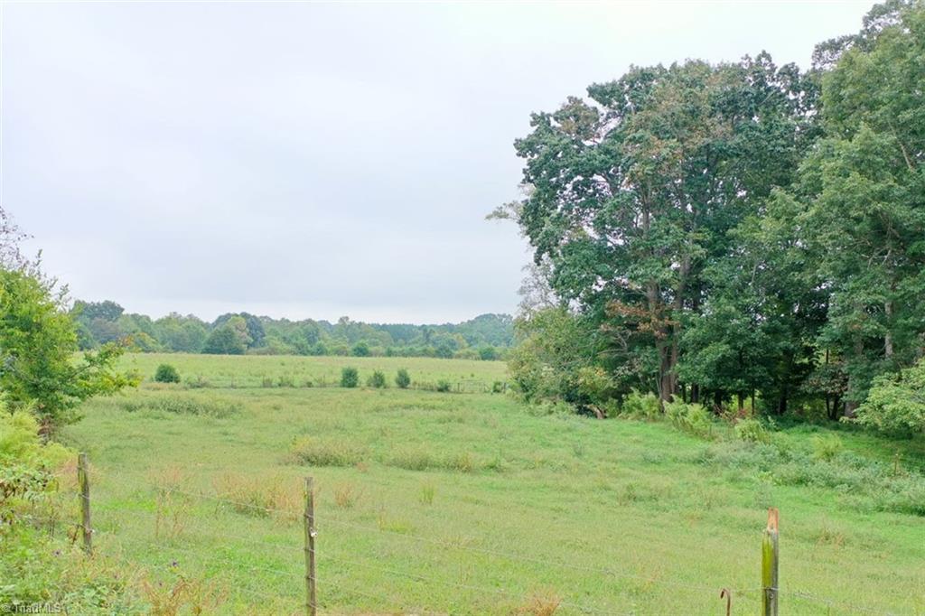 1592 County Line Road Harmony, NC 28634 - Photo 18 of 48 Gallery Image 18