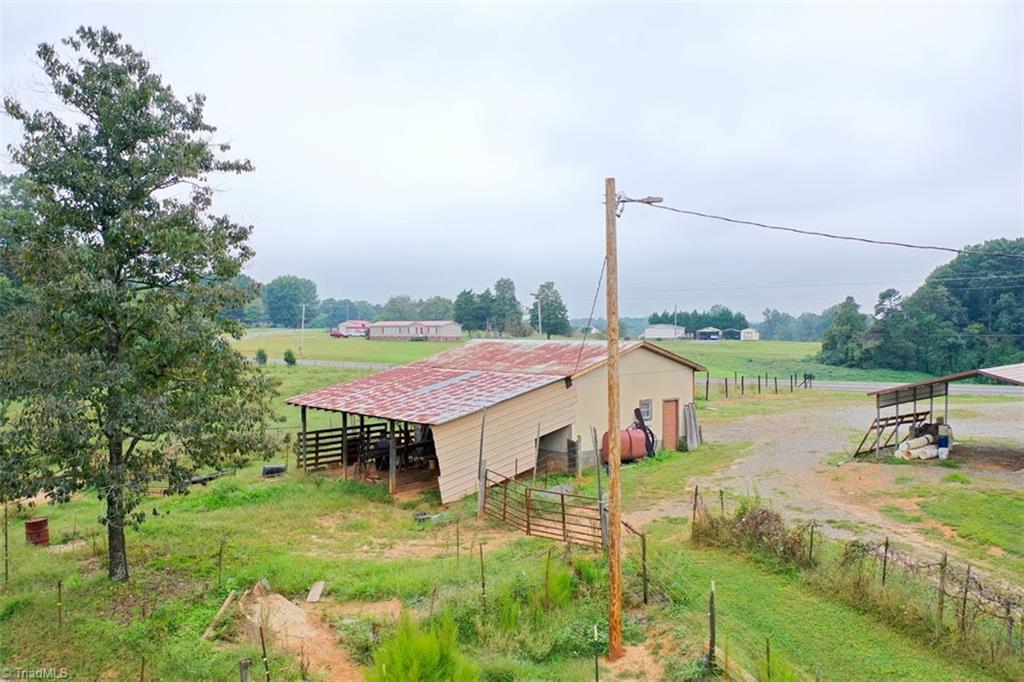 1592 County Line Road Harmony, NC 28634 - Photo 19 of 48 Gallery Image 19