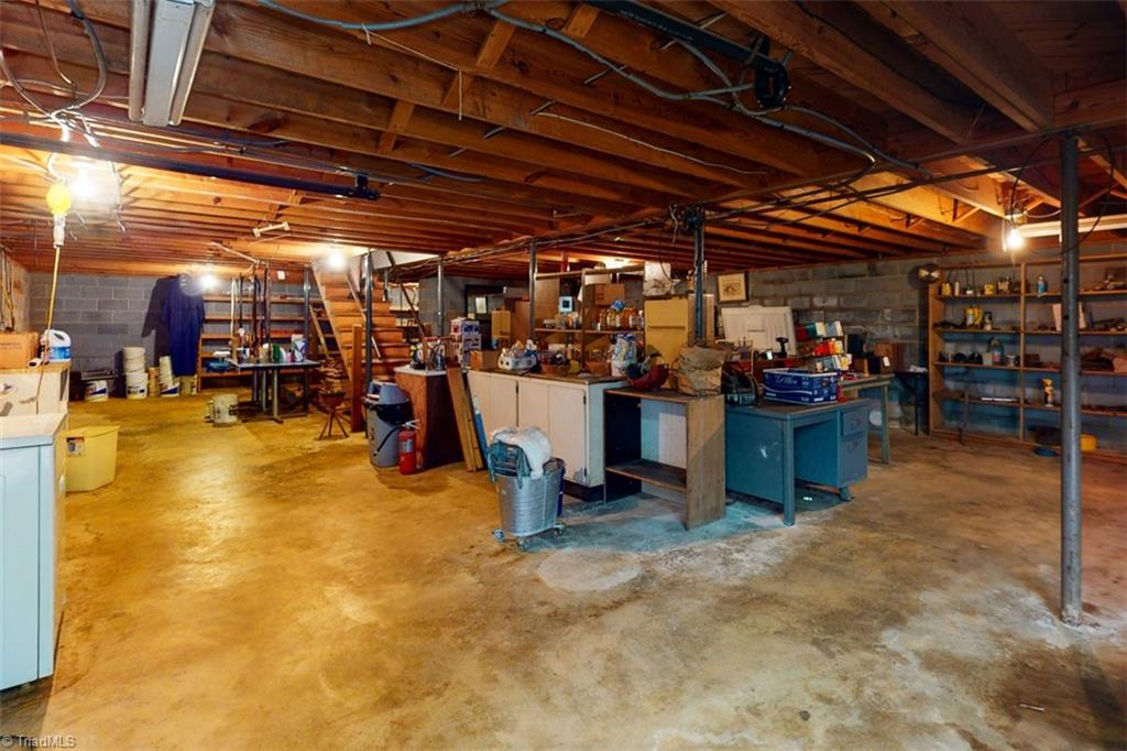 1592 County Line Road Harmony, NC 28634 - Photo 42 of 48 Gallery Image 42