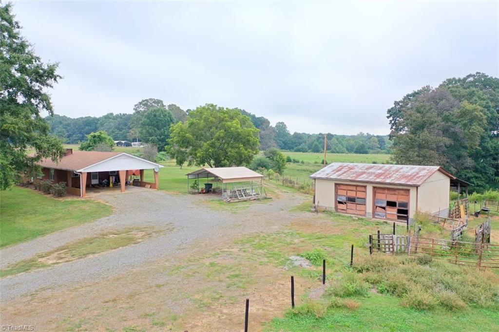 1592 County Line Road Harmony, NC 28634 - Photo 8 of 48 Gallery Image 8
