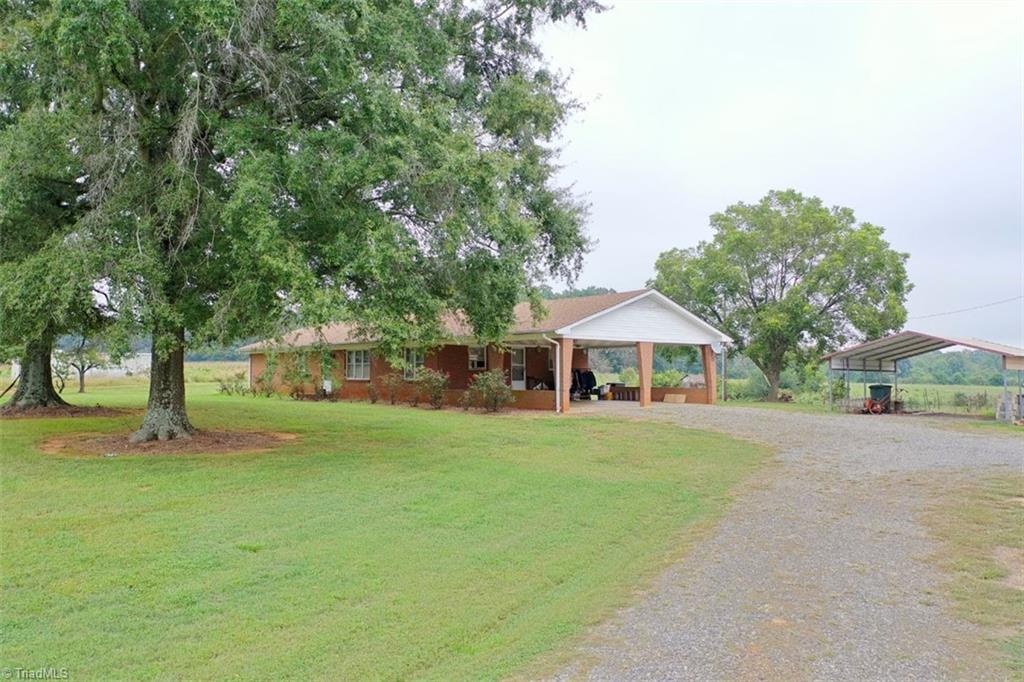1592 County Line Road Harmony, NC 28634 - Photo 9 of 48 Gallery Image 9