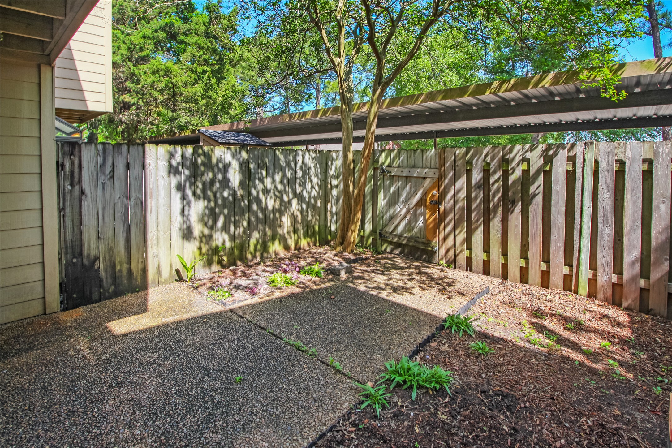 1500 Sandy Springs Road, Unit 69 Houston, TX 77042 - Photo 24 of 32 Backyard Patio