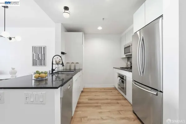 $5,300 | 501 Beale Street, San Francisco, CA 94105