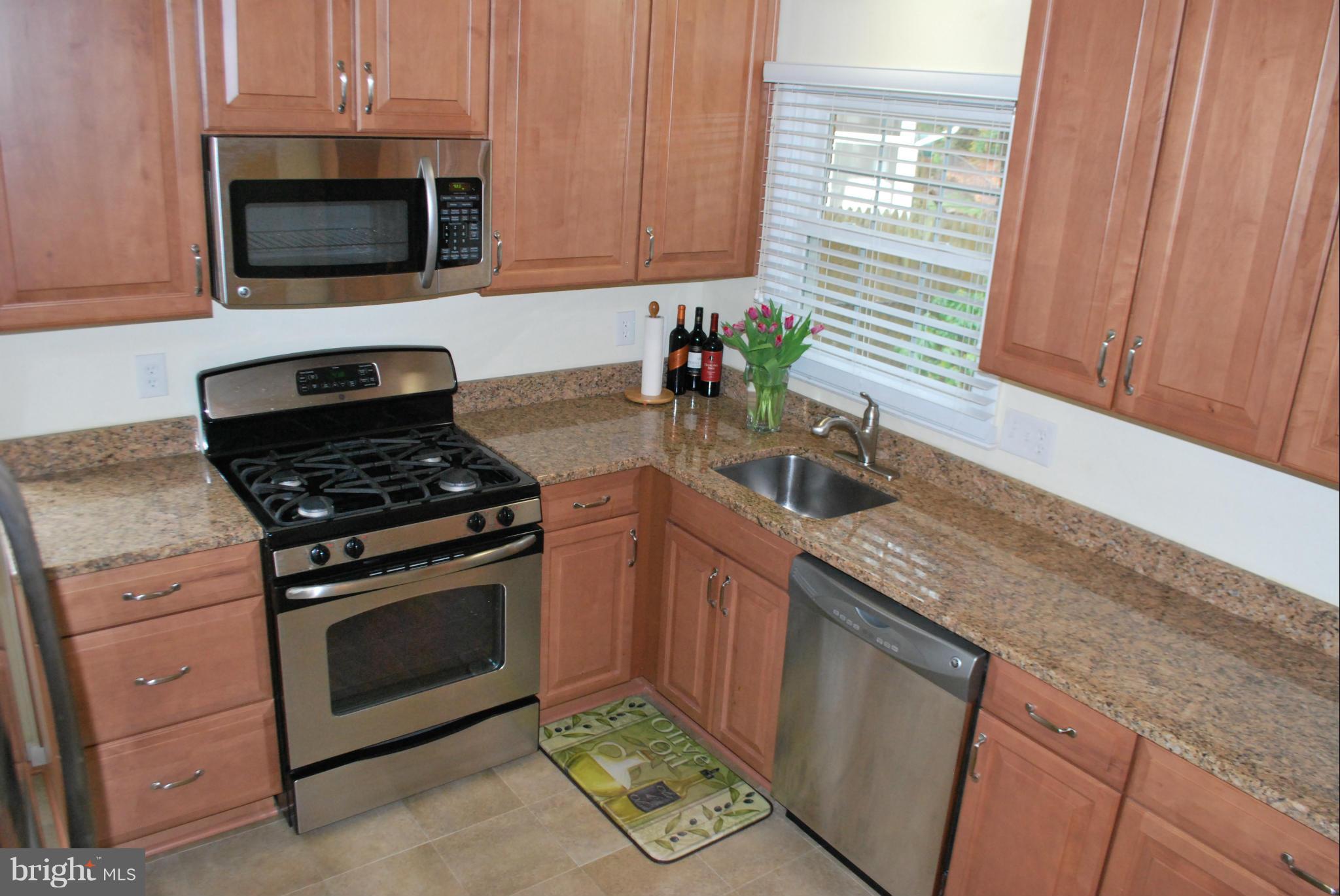 7209 Hadlow Drive Springfield, VA 22152 - Photo 5 of 30 Kitchen
