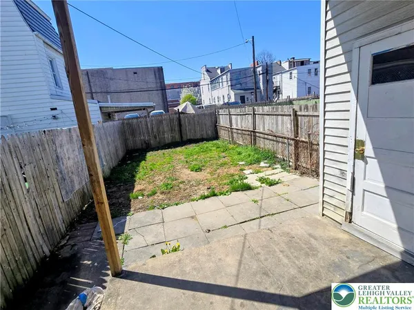 $2,100 | 126 North Penn Street, Allentown, PA 18102