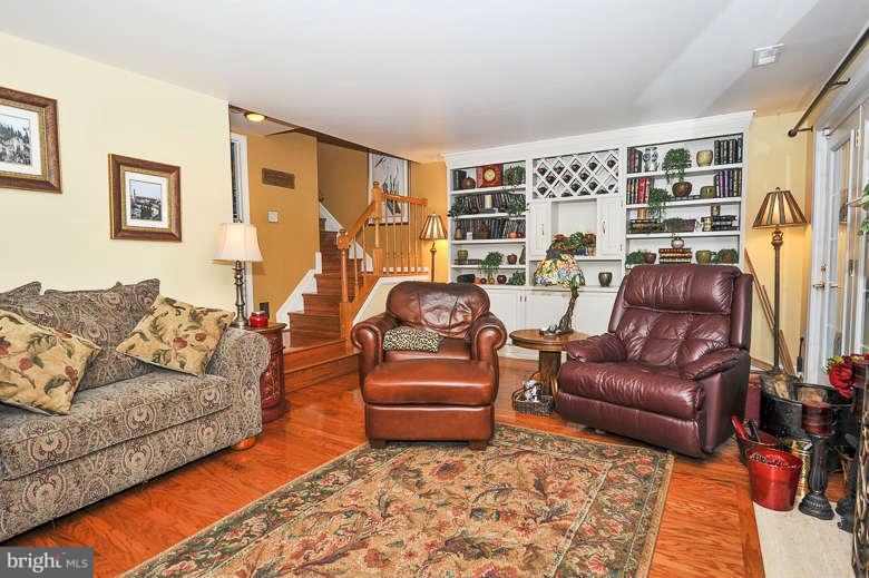 8002 Tanworth Court Springfield, VA 22152 - Photo 14 of 25 Interior (General)