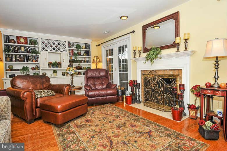 8002 Tanworth Court Springfield, VA 22152 - Photo 15 of 25 Interior (General)