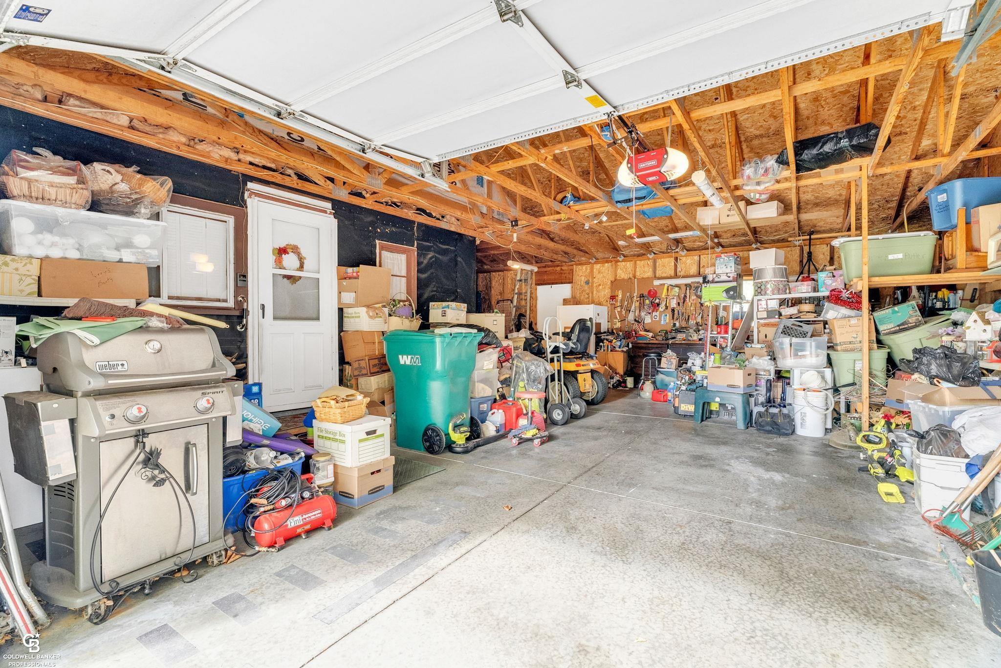 2658 Michigan Road Port Huron, MI 48060 - Photo 46 of 46 50191341-5310dd3b-4e81-46c7-bcb8-0f3b163fb3bb.JPG