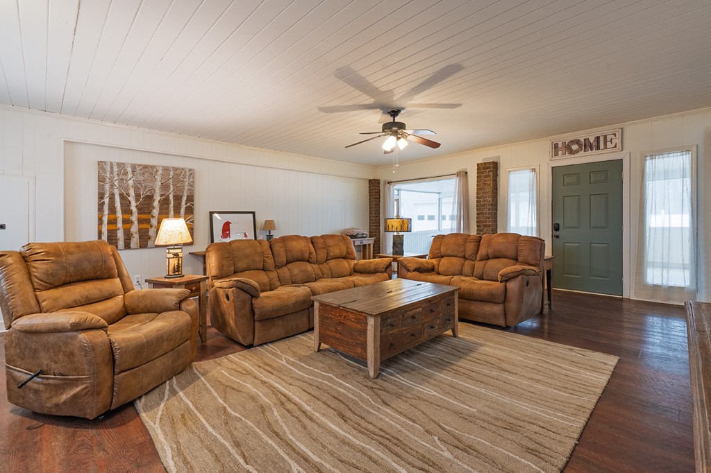 240 Sunrise Circle Southeast Calhoun, GA 30701 - Photo 3 of 49