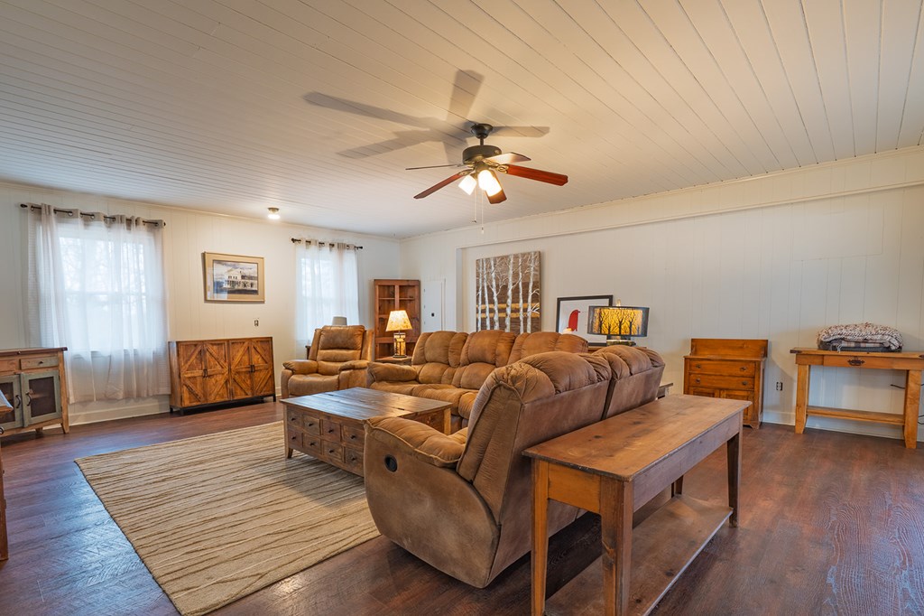 240 Sunrise Circle Southeast Calhoun, GA 30701 - Photo 4 of 49