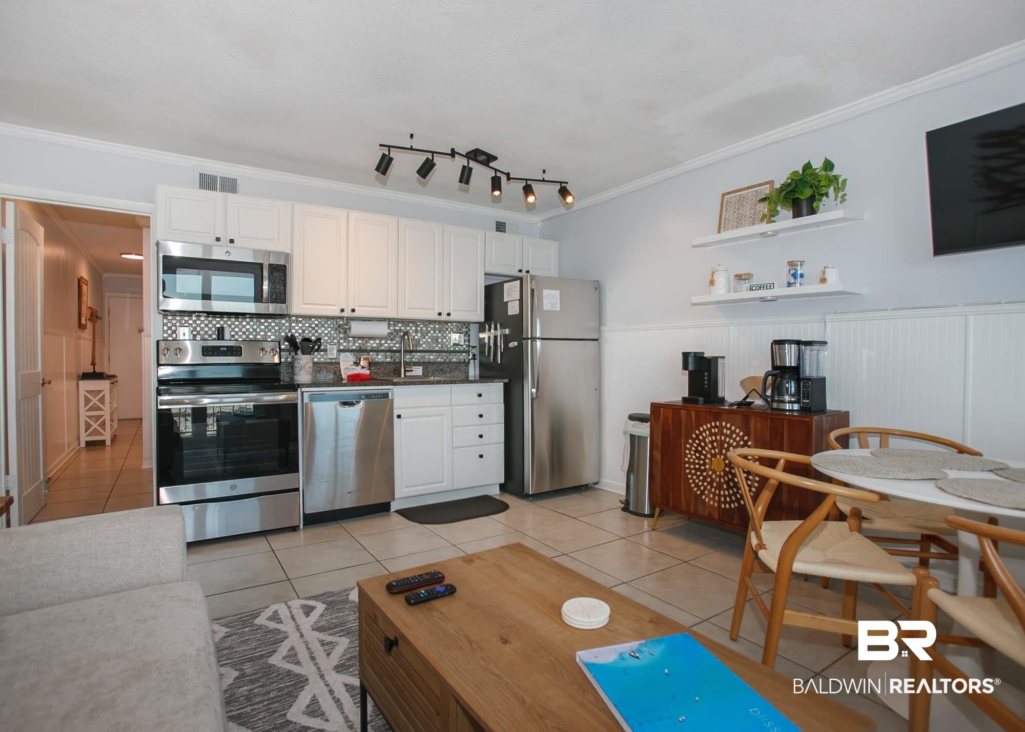 400 Plantation Road, Unit 1202 Gulf Shores, AL 36542 - Photo 16 of 36 Kitchen