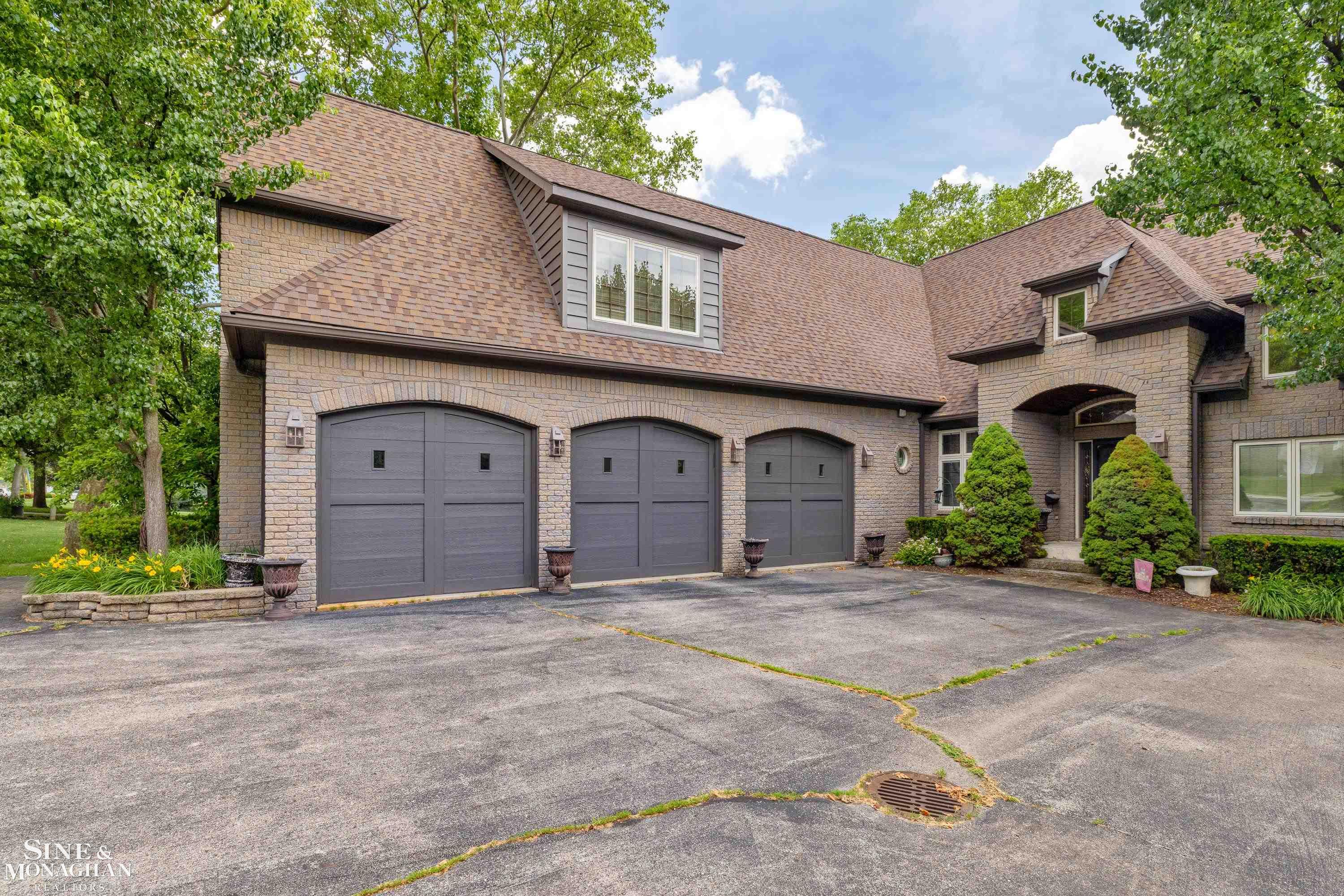 950 North Riverside Avenue St. Clair, MI 48079 - Photo 73 of 99 50179999-70ab7407-1a3f-4fdd-8ae0-93b251e21b5d.JPG