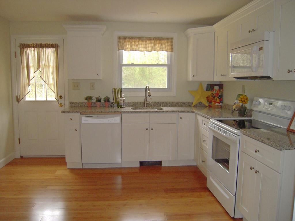 137 East Penacook Road Hopkinton, NH 03229 - Photo 9 of 25