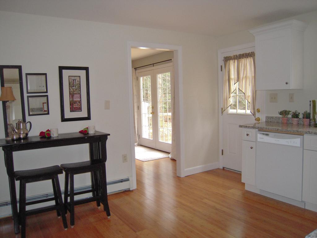 137 East Penacook Road Hopkinton, NH 03229 - Photo 10 of 25