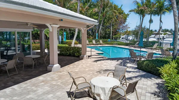 $425,000 | 14410 Palmwood Road, Palm Beach Gardens, FL 33410