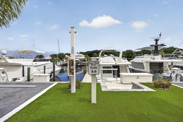 $425,000 | 14410 Palmwood Road, Palm Beach Gardens, FL 33410