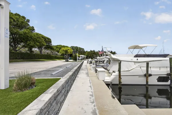 $425,000 | 14410 Palmwood Road, Palm Beach Gardens, FL 33410