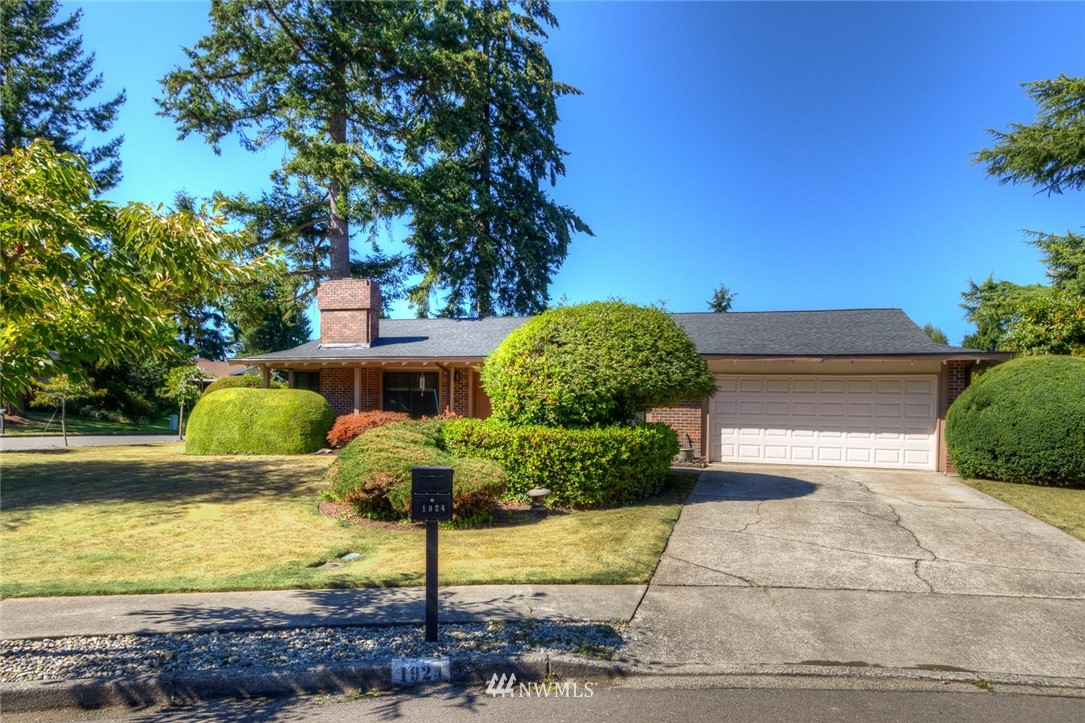 1924 Southeast 19th Court Renton, WA 98055 - Photo 1 of 23 Gallery Image 1