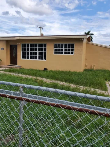 $2,400 | 3450 Northwest 176th Street, Miami Gardens, FL 33056