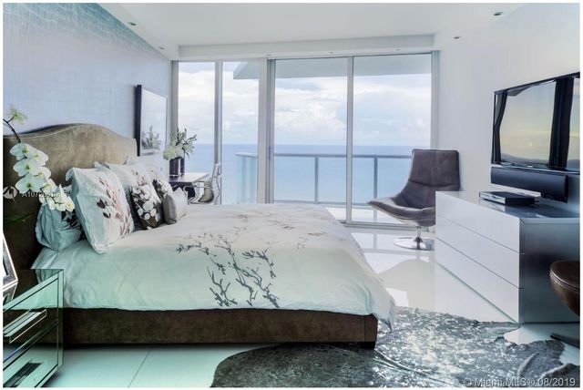 $1,300,000 | 17001 Collins Avenue, Unit 3807, Sunny Isles Beach, FL 33160