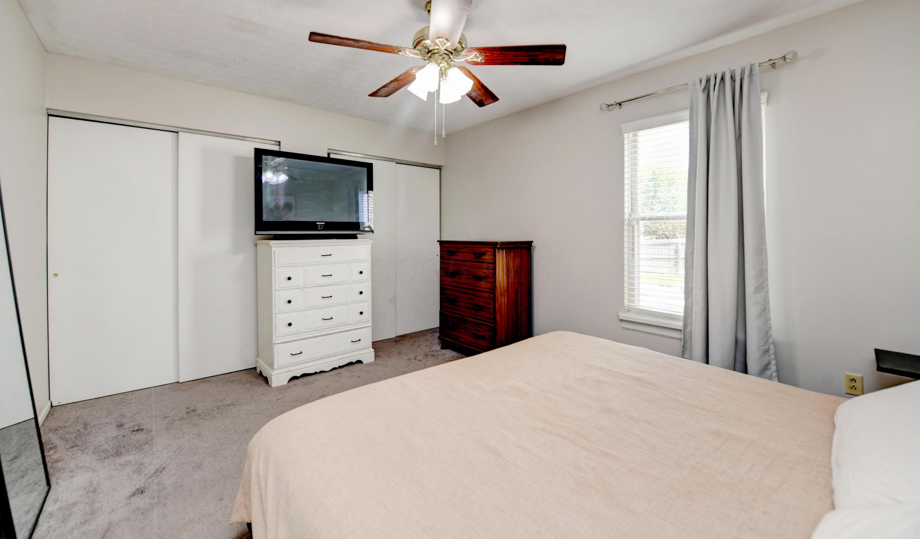 3455 Hines Road Columbus, OH 43230 - Photo 19 of 38 Owner_s Suite (2)