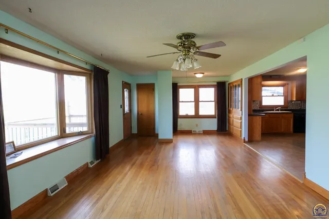 $364,500 | 1777 Road B5 Emporia Ks 66801, Emporia, KS 66801