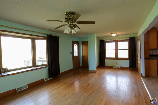 $364,500 | 1777 Road B5 Emporia Ks 66801, Emporia, KS 66801