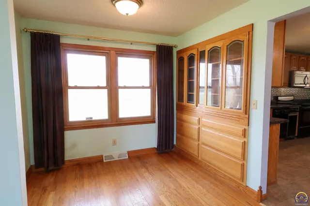 $364,500 | 1777 Road B5 Emporia Ks 66801, Emporia, KS 66801