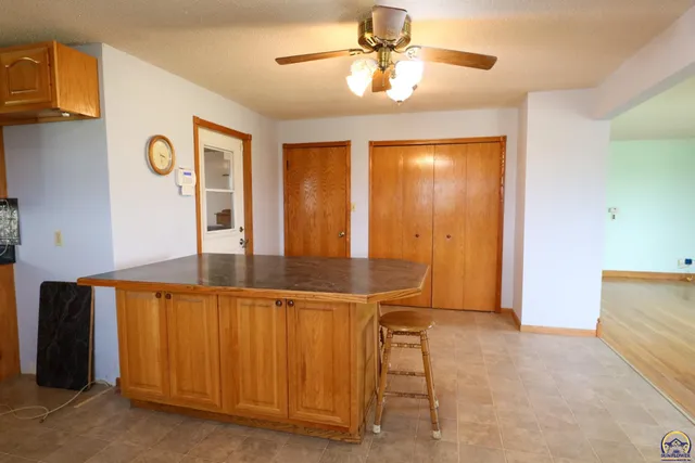 $364,500 | 1777 Road B5 Emporia Ks 66801, Emporia, KS 66801
