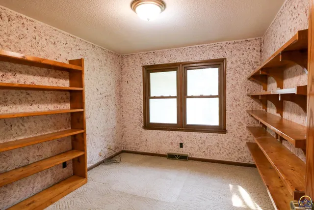 $364,500 | 1777 Road B5 Emporia Ks 66801, Emporia, KS 66801