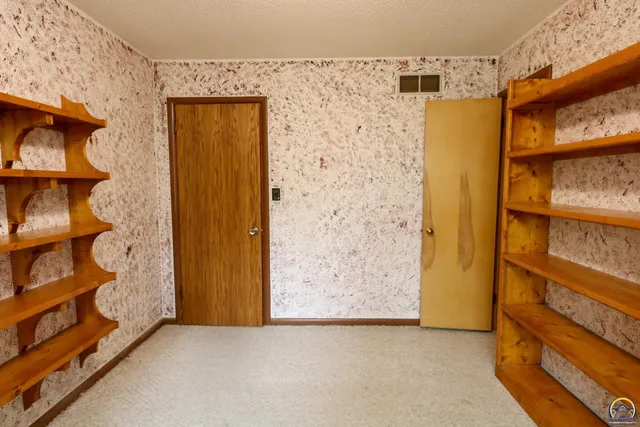 $364,500 | 1777 Road B5 Emporia Ks 66801, Emporia, KS 66801