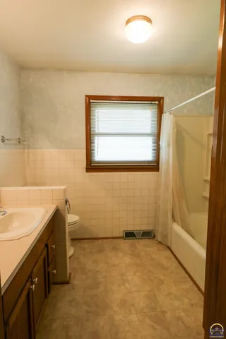 $364,500 | 1777 Road B5 Emporia Ks 66801, Emporia, KS 66801