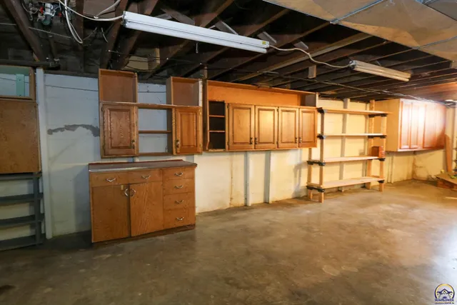 $364,500 | 1777 Road B5 Emporia Ks 66801, Emporia, KS 66801