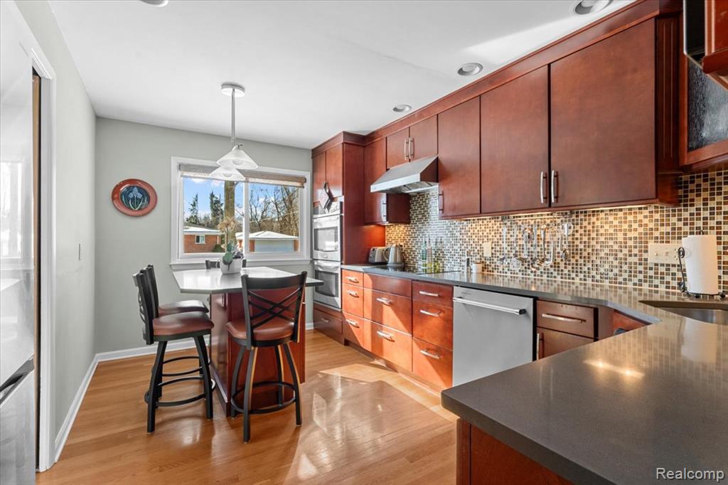 580 South Cranbrook Road Bloomfield Hills, MI 48301 - Photo 11 of 39 Gallery Image 11