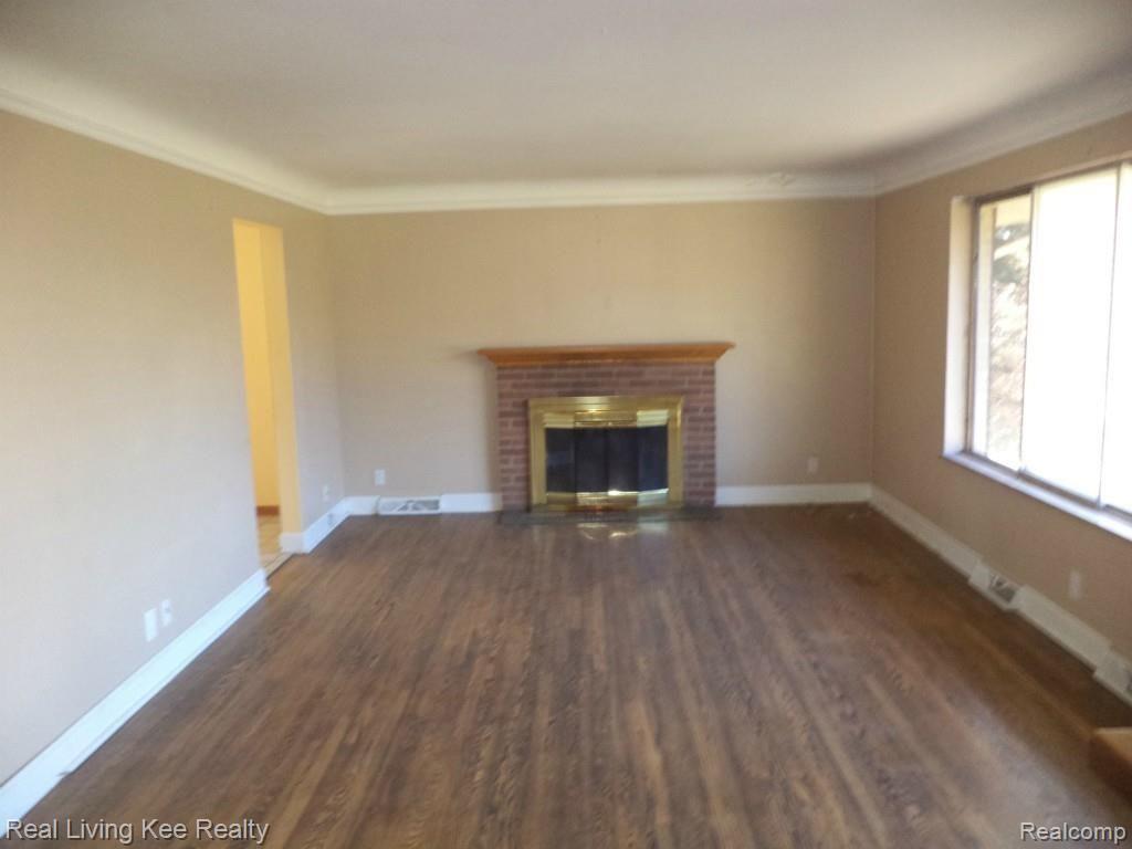 2129 Hamlin Court Rochester, MI 48307 - Photo 8 of 15 DSC00023.jpg