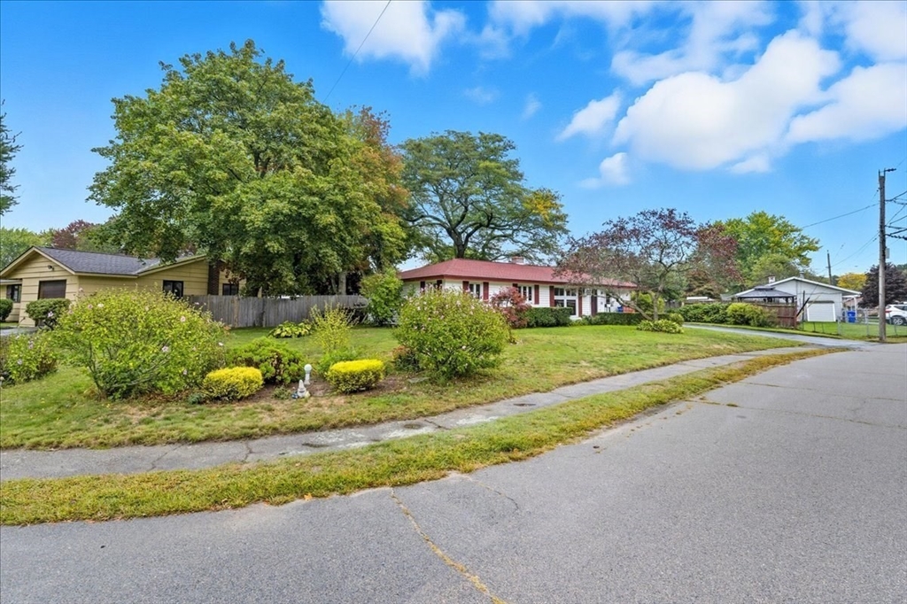 16 Loud Road Holbrook, MA 02343 - Photo 3 of 24 Gallery Image 3