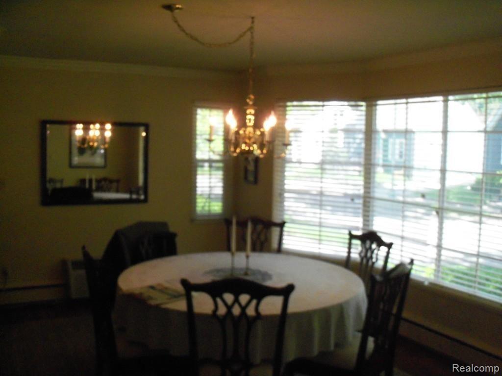 121 Mapleton Road Grosse Pointe, MI 48236 - Photo 7 of 33 823.jpg