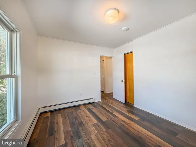 $325,000 | 19 Butterfly Lane, Levittown, PA 19054