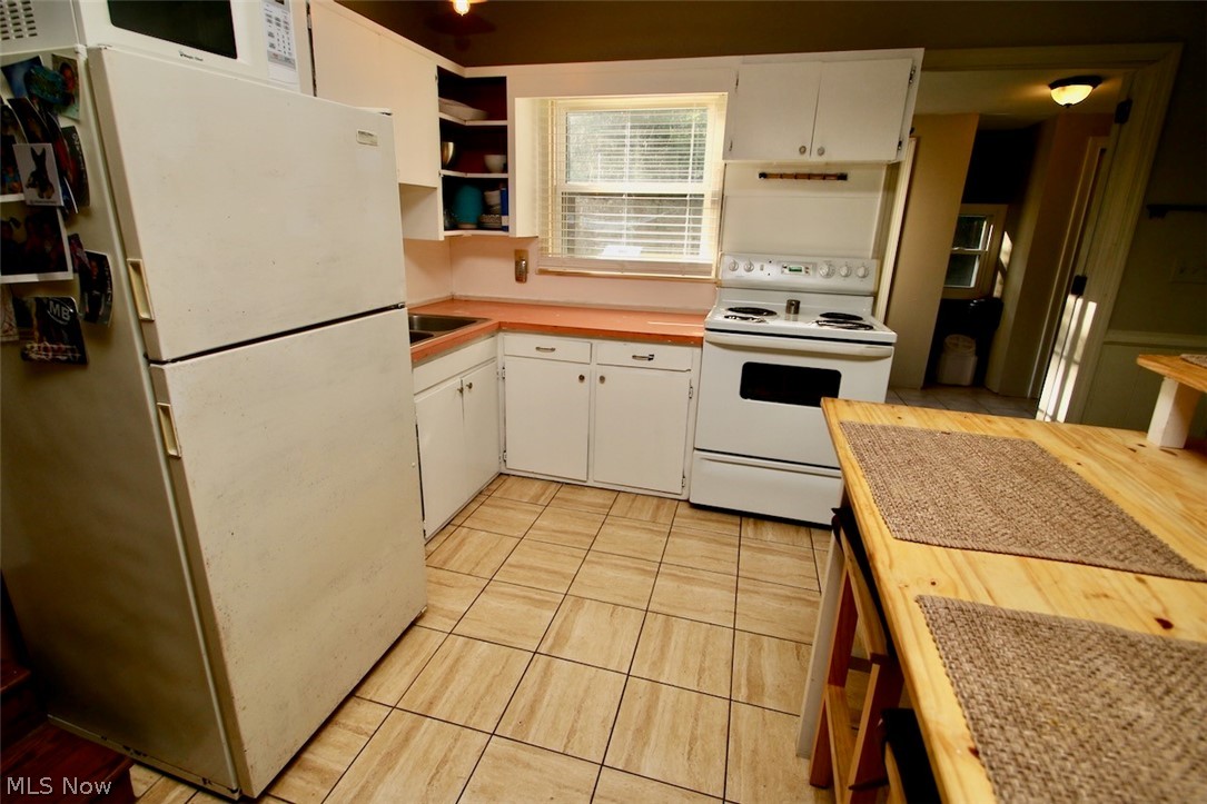 14521 North Rider Road Burton, OH 44021 - Photo 9 of 26 Step saving kitchen
