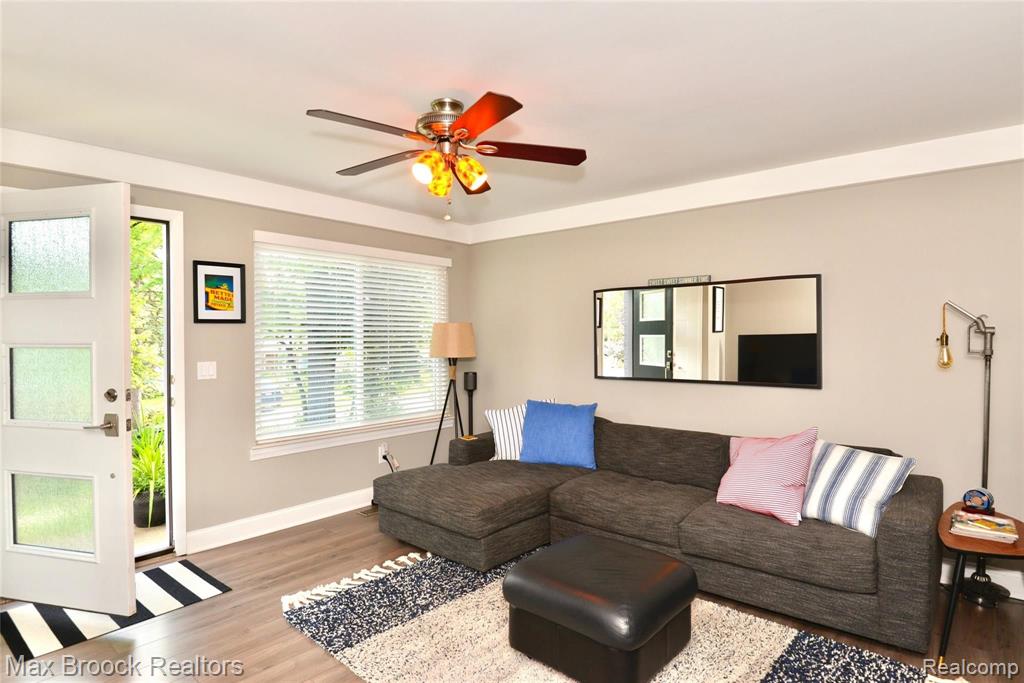 604 Renshaw Street Rochester, MI 48307 - Photo 8 of 23