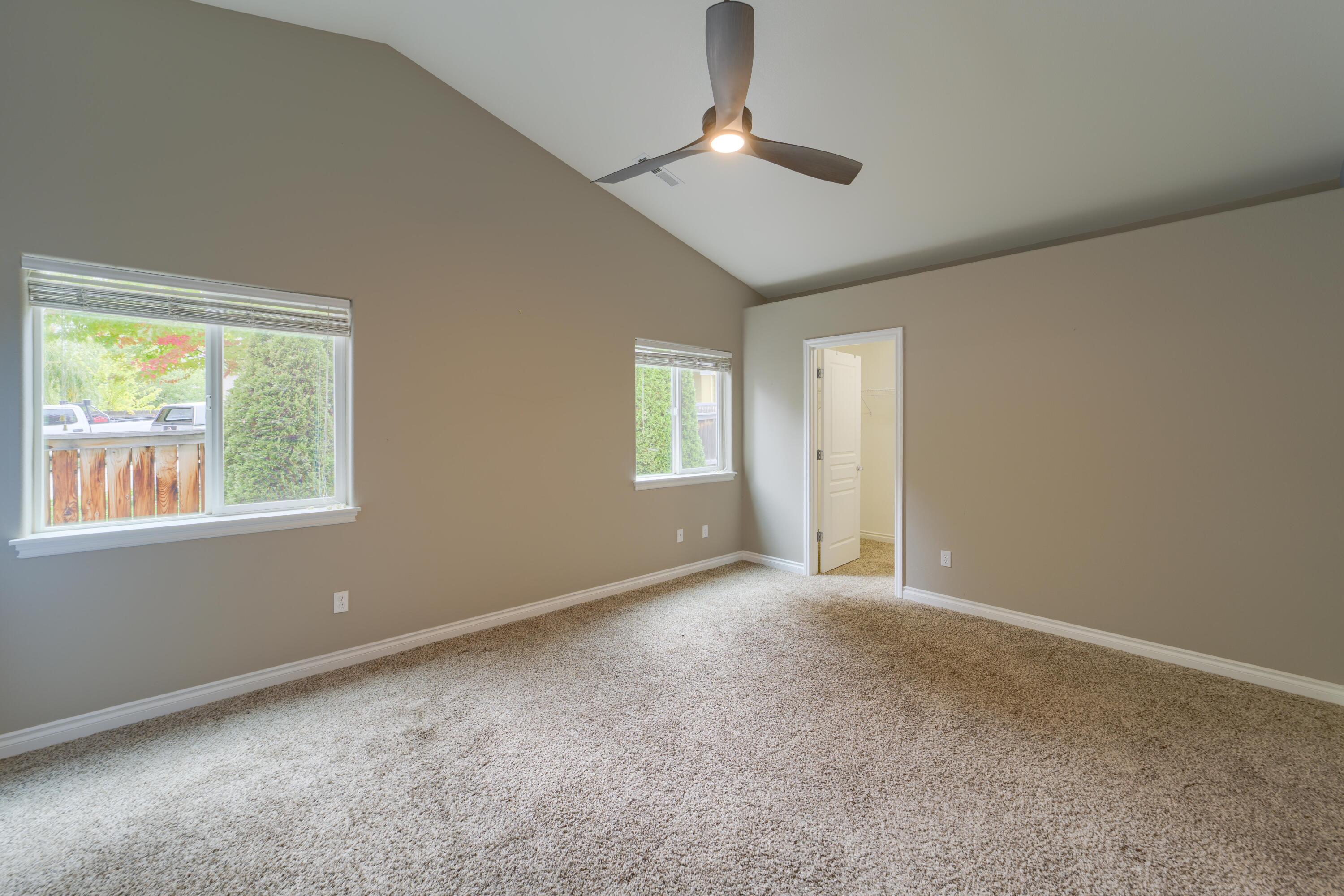 985 Southwest Rimrock Way Redmond, OR 97756 - Photo 17 of 36 Master Suite