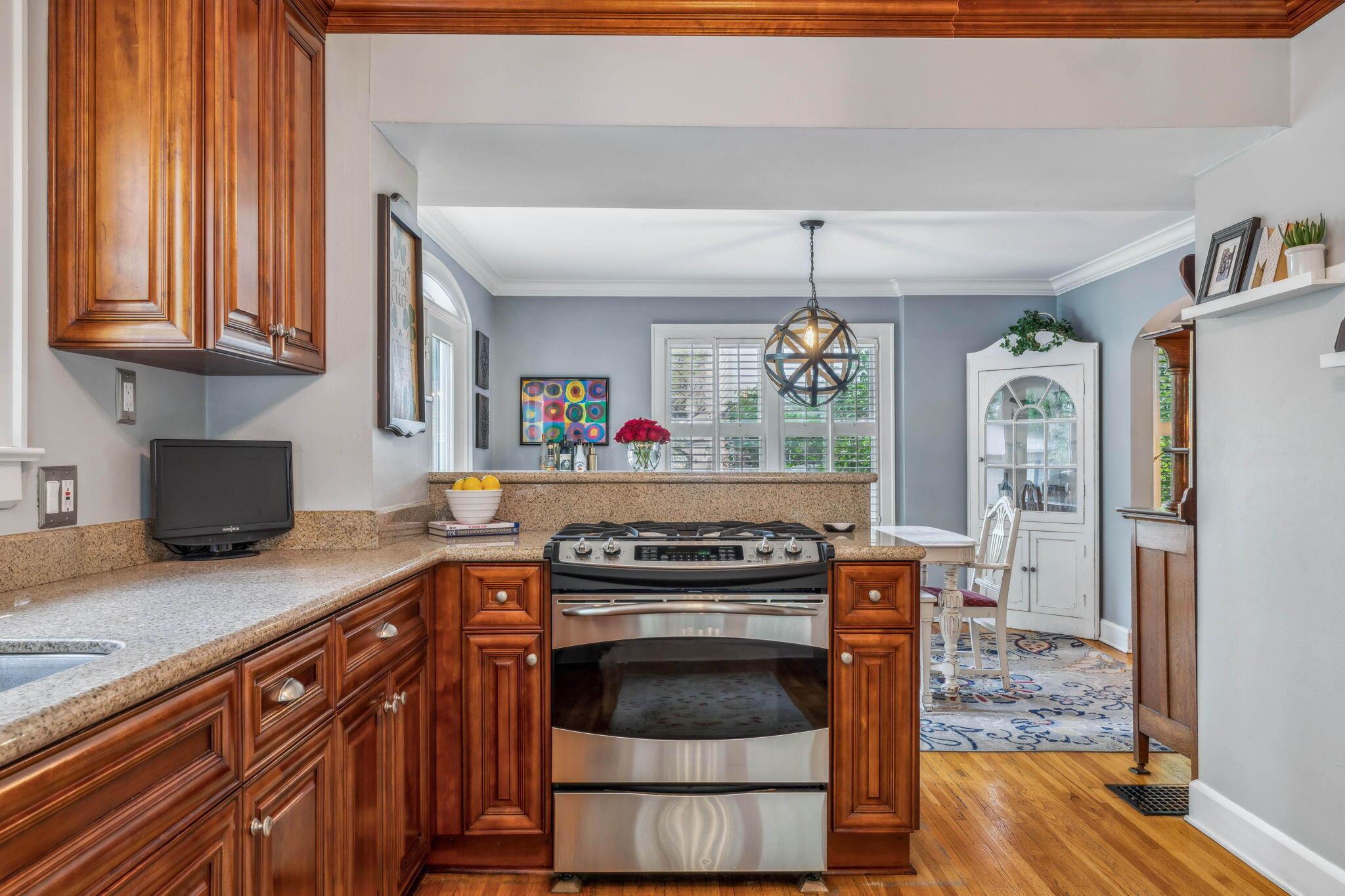 93 East Torrence Road Columbus, OH 43214 - Photo 9 of 41 Kitchen