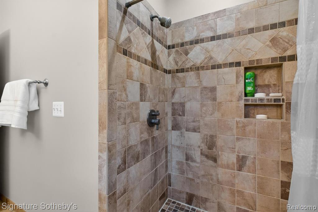 12700 Shaffer Road Davisburg, MI 48350 - Photo 37 of 99