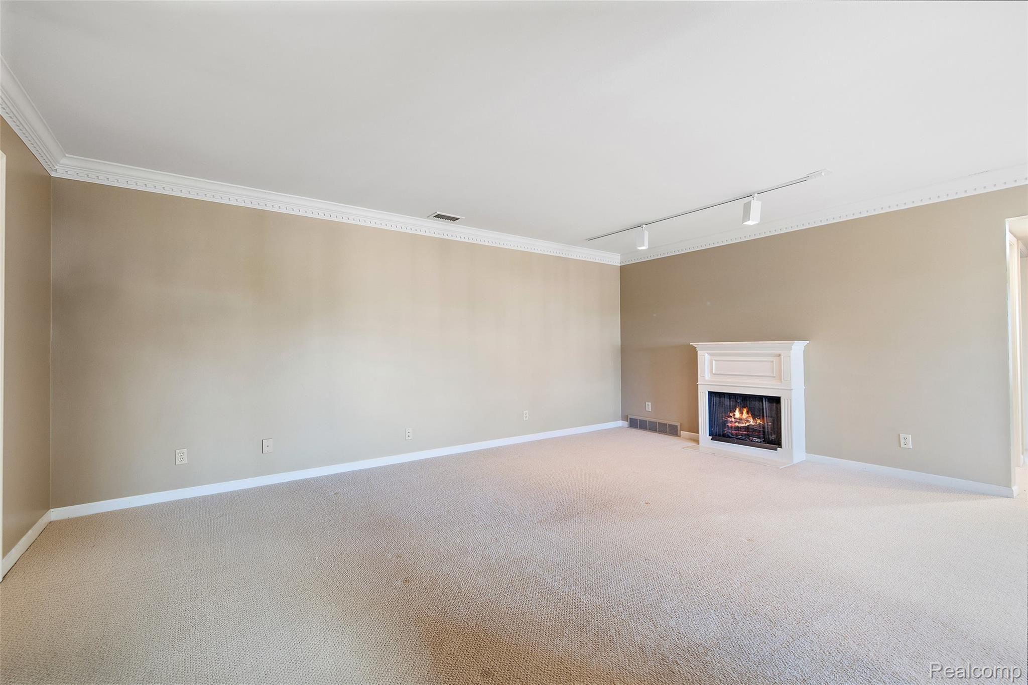 416 North Helen Avenue, Unit 3 Rochester, MI 48307 - Photo 8 of 23 416 N Helen-7.jpg